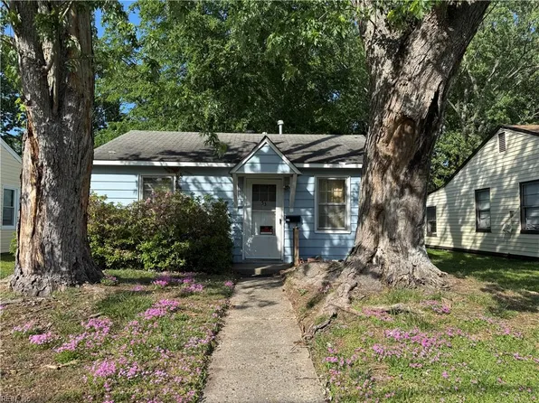 53 Phelps Cir, Hampton, VA 23663