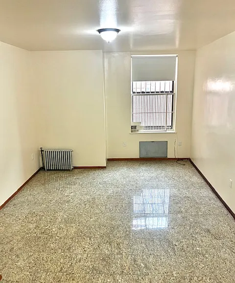 215 E 110th St #4R — Photo 3