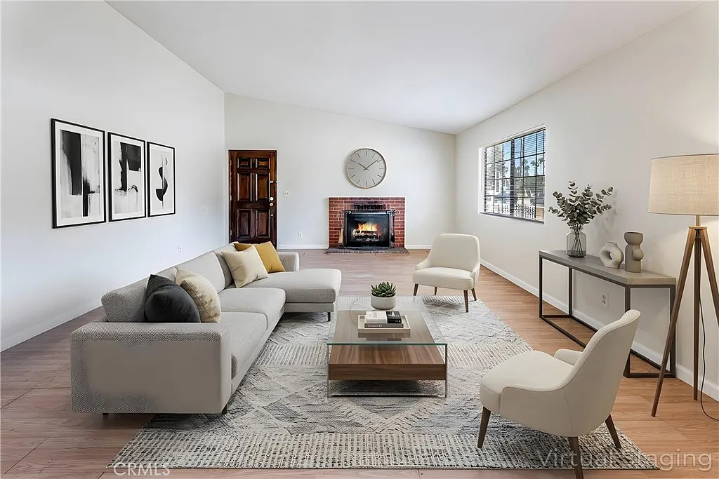 3 bed, 1688 sqft, $4,900 — Photo 3