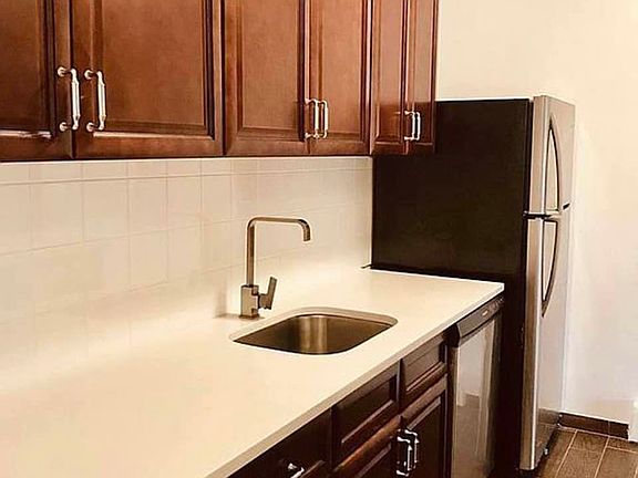 5th image of 3403 Riverdale Ave #2