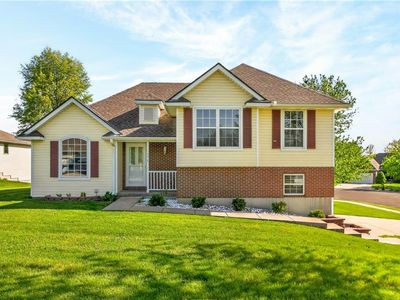 103 Somerset Dr, Gower, MO, 64454