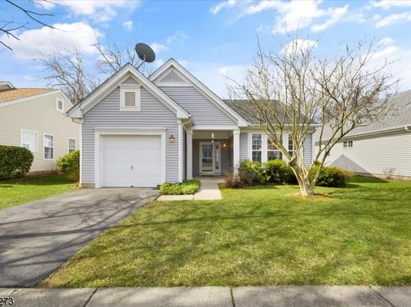 15 Coventry Cir, White Twp., NJ 07823