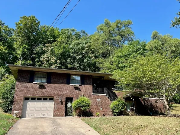 5595 Shawnee Dr, Huntington, WV 25705