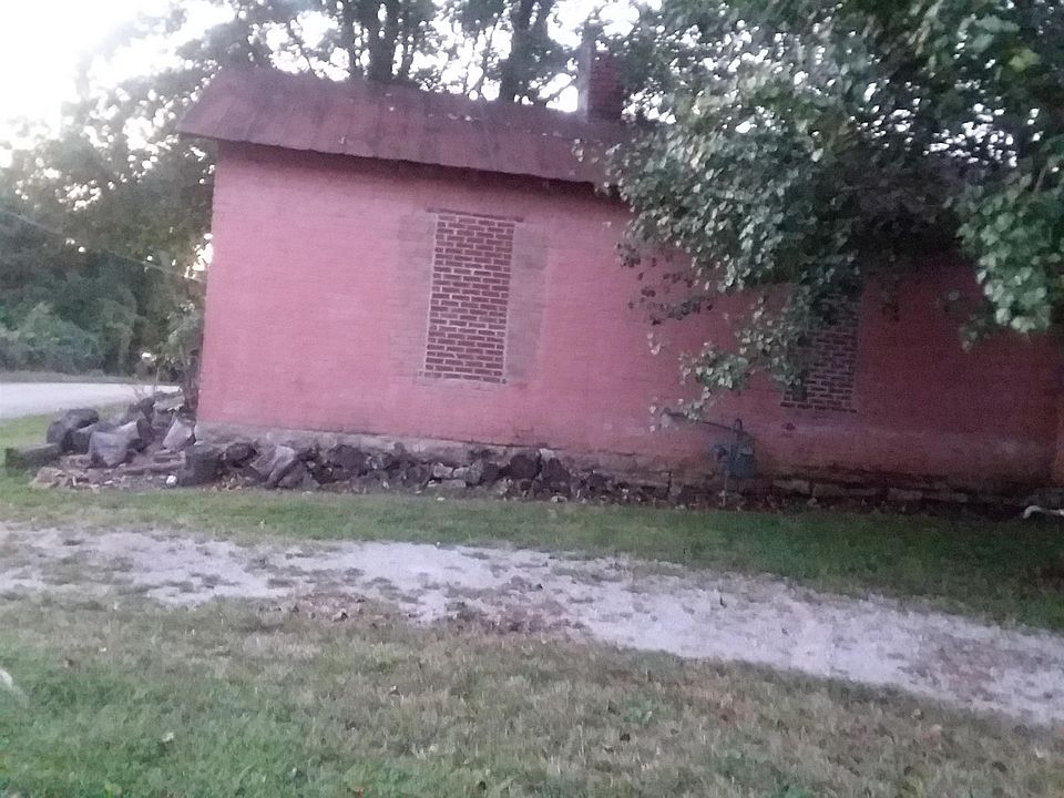 2nd image of 200 Turner St