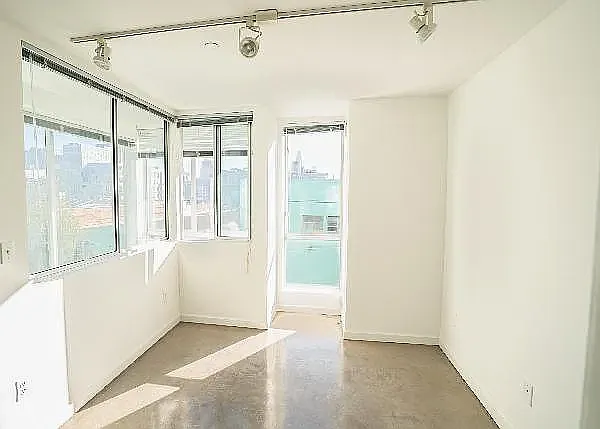 Glasdore Lofts — Photo 3