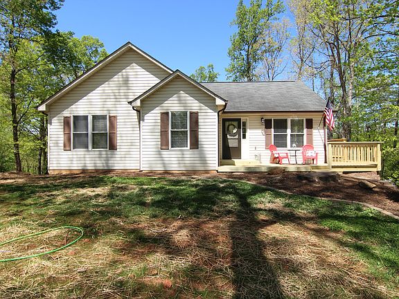 5th image of 105 Woodlake Dr
