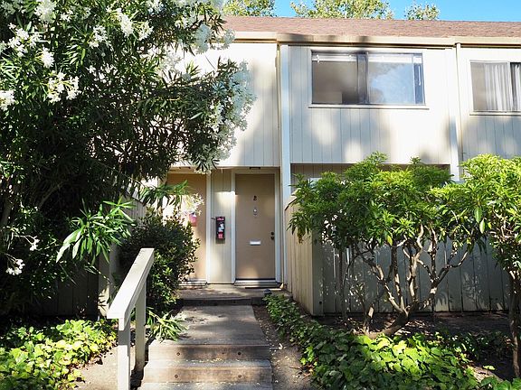 2nd image of 960 Kiely Blvd Unit B