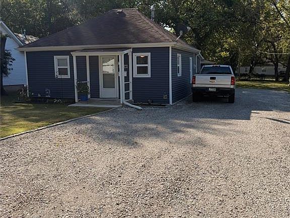 2nd image of 1013 W 2nd St
