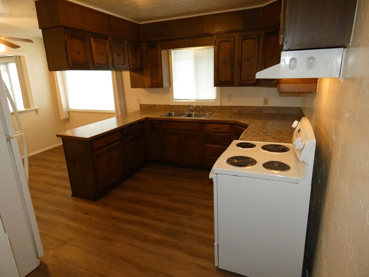 824.5 S C Street **Upstairs Unit** — Photo 3