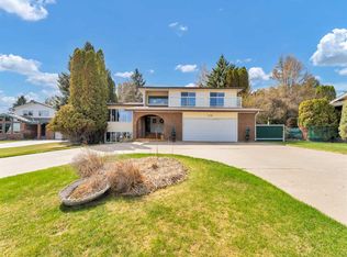 1248 E Parkview Dr NE, Medicine Hat, AB T1C 1N9