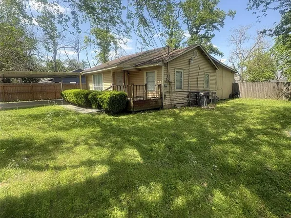 7405 Carothers St, Houston, TX 77028