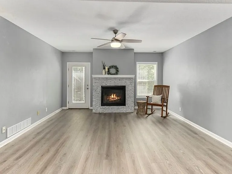 571 Hithergreen Dr — Photo 20