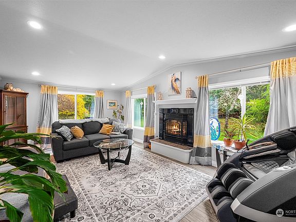 5th image of 2417 E Sanctuary Lane