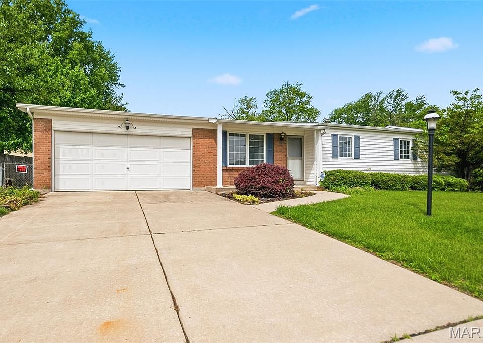 1st image of 11 Denallen Dr