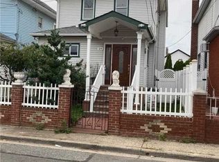29 Alvin Pl, Inwood, NY 11096