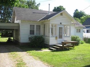 108 Wood St, Charlevoix, MI 49720