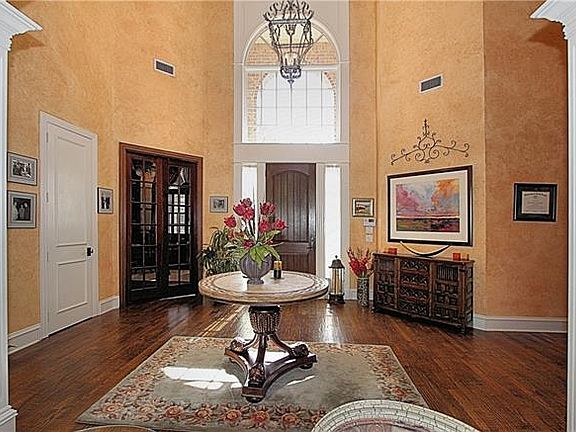 3rd image of 4307 Crown Knoll Cir