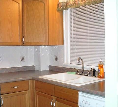 4th image of 4 Geneva St #2