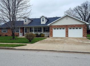 509 Emerald Dr, Centralia, MO 65240