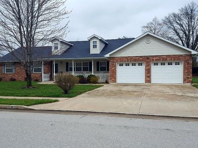 509 Emerald Dr, Centralia, MO, 65240