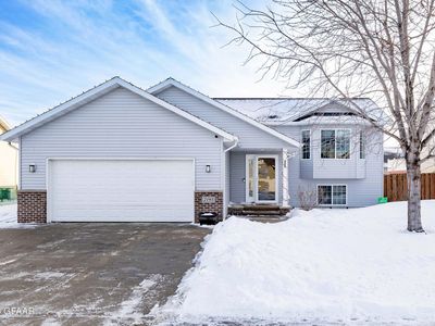 2193 Star Ave S, Grand Forks, ND, 58201