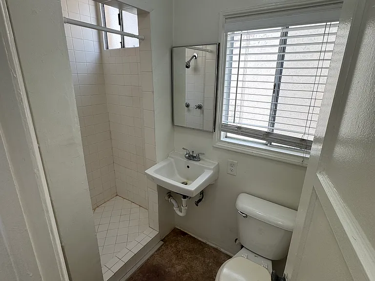 37 Nieto Ave #E — Photo 7