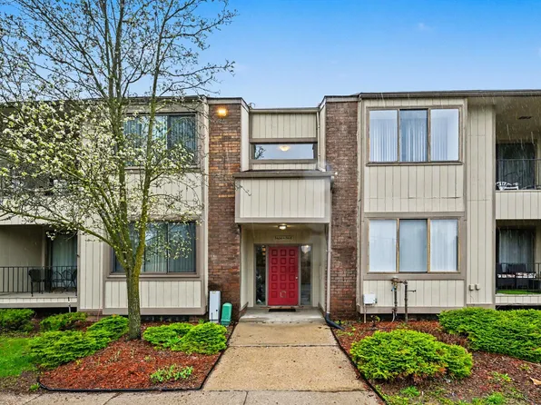 7408 Vassar Dr #B, West Bloomfield, MI 48322
