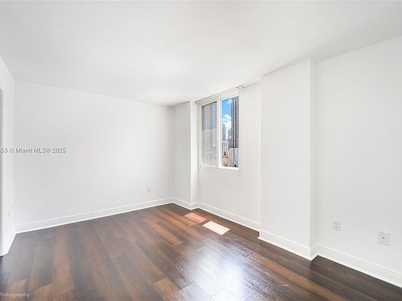 5th image of 850 N Miami Ave