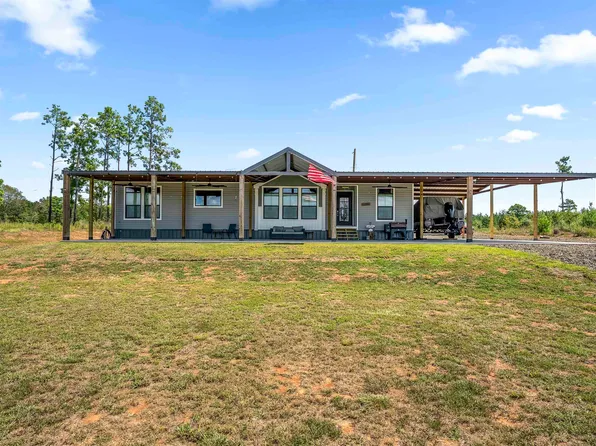 374 Killin Time Dr, Florien, LA 71429