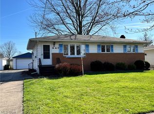 347 Windsor Dr, Elyria, OH 44035