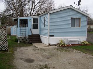 5 Indian Grove Est, Fairbury, IL 61739