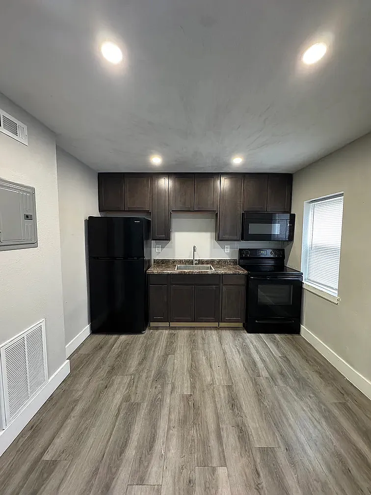 2 bed, $1,295 — Photo 4