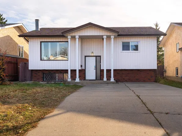 4535 30th Ave NW, Edmonton, AB T6L 4S6