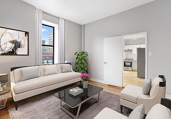3rd image of 81 W 127th St #2R