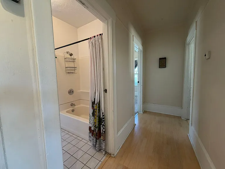 2017 Q St — Photo 33