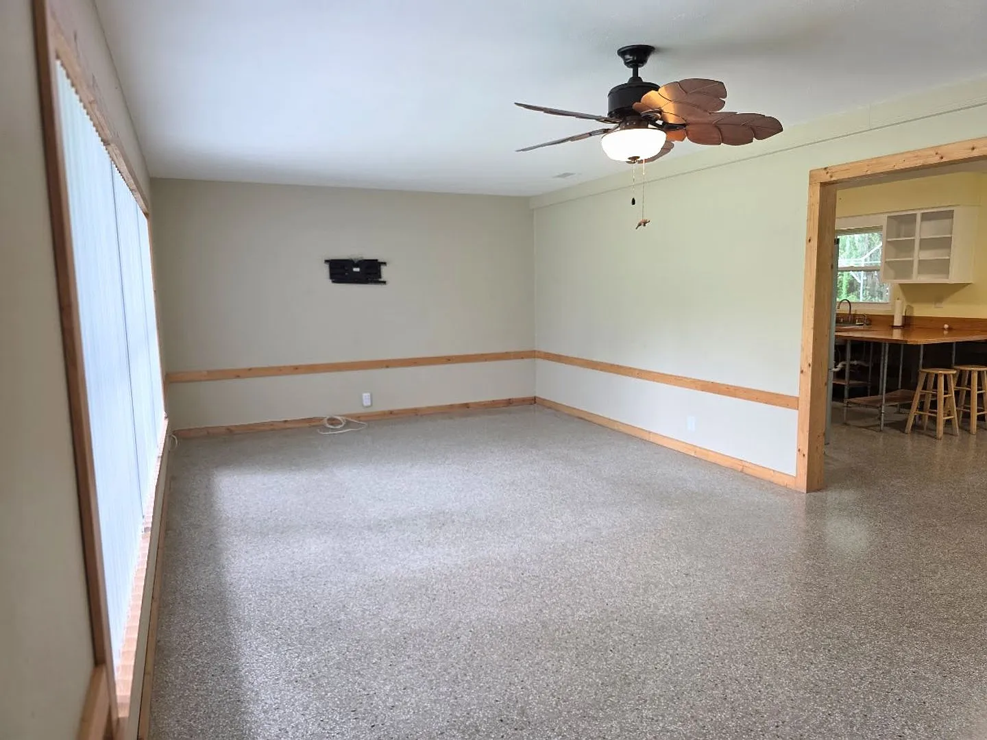 Prime Crystal River Location 3 Bedrooms 2 Baths 1-Car Garage — Photo 4