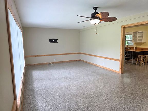 4th image of 338 NE 3rd St