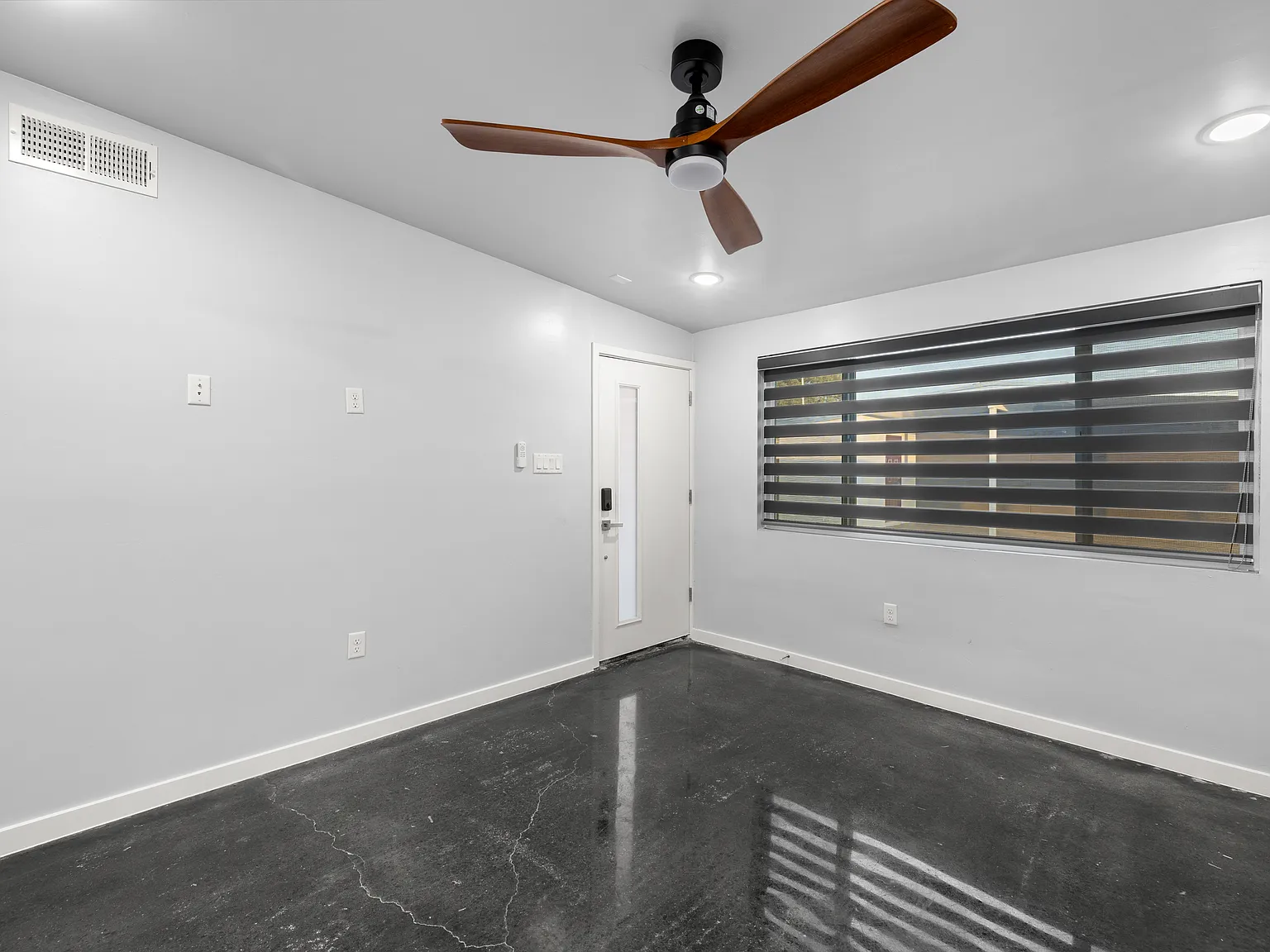 2 bed, 857 sqft, $1,495 — Photo 3