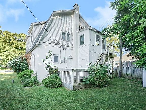 2nd image of 125 Church Street S SE