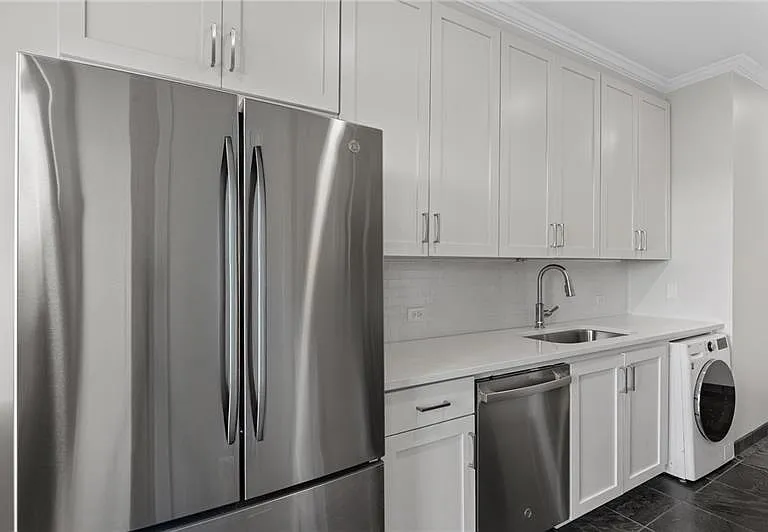 2575 Peachtree Rd NE #22A — Photo 15