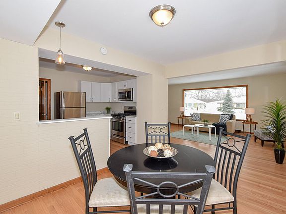 3rd image of 8101 W Kiehnau Ave