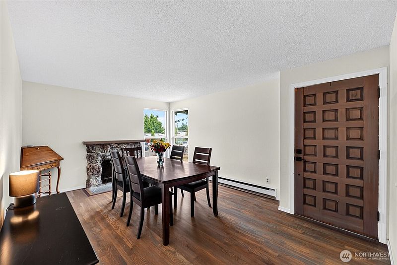 3rd image of 1318 E 62nd Street