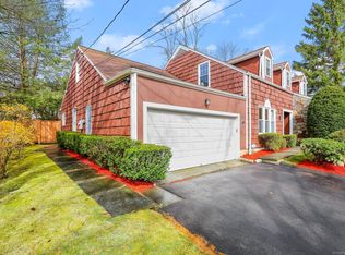 22 Rolling Wood Dr, Stamford, CT 06905