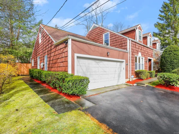 22 Rolling Wood Drive, Stamford, CT 06905