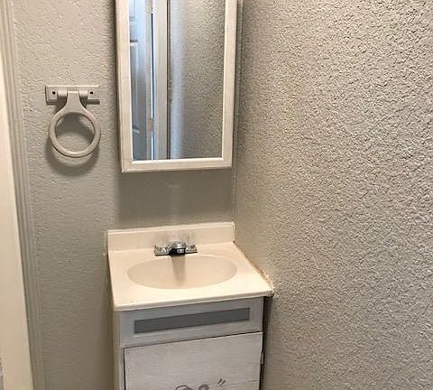 3rd image of 205 N Us Highway 281 APT 2