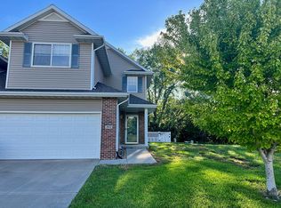 1942 N Gate Rd, Lincoln, NE 68521