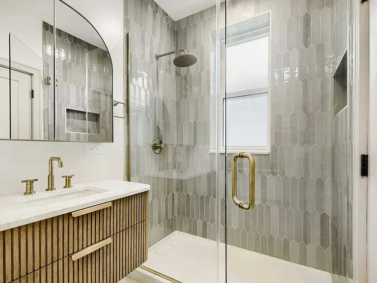1242 W Winnemac Ave #2E — Photo 8