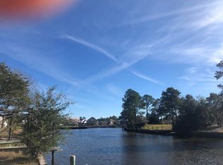 318 Parkview Ln, Pass Christian, MS 39571