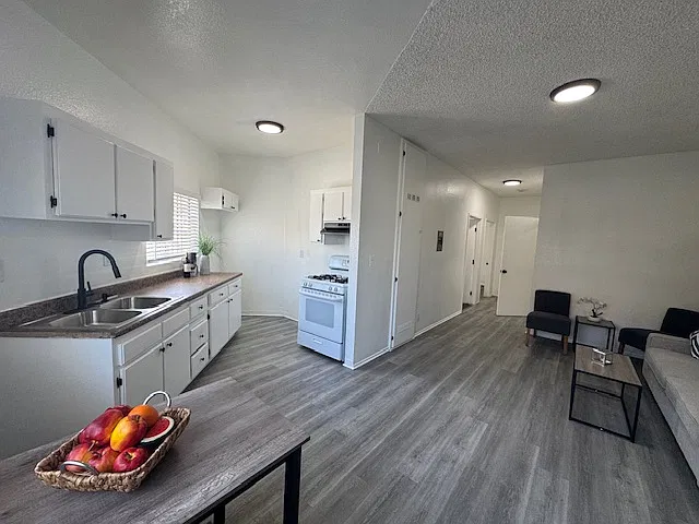 2402 W Slauson Ave #B