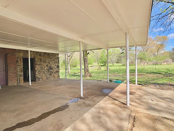 3rd image of 565 Braden Ln